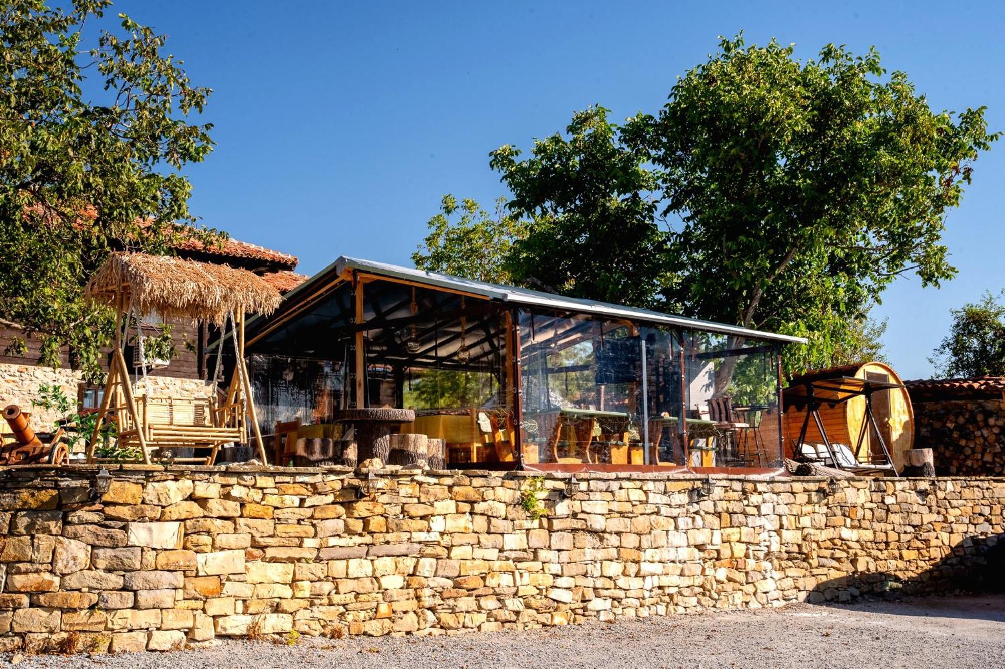 Complex Arbanashki Style-Panoramic View With Summer And Winter Terrace, Jacuzzi, Sauna, Children'S And Adult Area With Cinema Summer Arbanasi Exterior foto