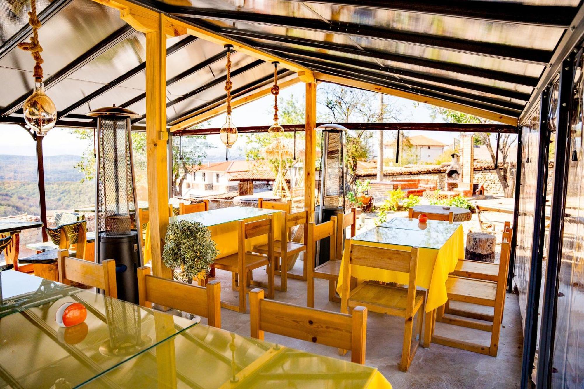Complex Arbanashki Style-Panoramic View With Summer And Winter Terrace, Jacuzzi, Sauna, Children'S And Adult Area With Cinema Summer Arbanasi Exterior foto