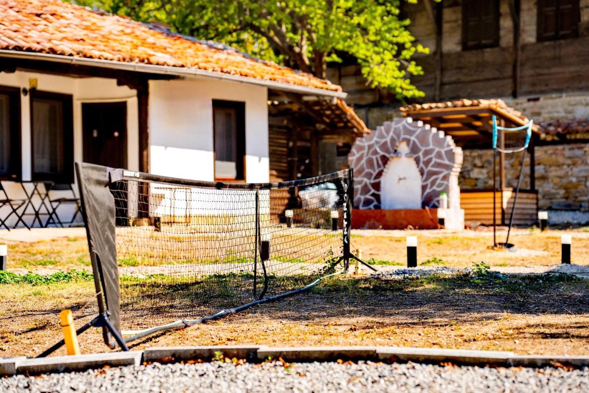 Complex Arbanashki Style-Panoramic View With Summer And Winter Terrace, Jacuzzi, Sauna, Children'S And Adult Area With Cinema Summer Arbanasi Exterior foto