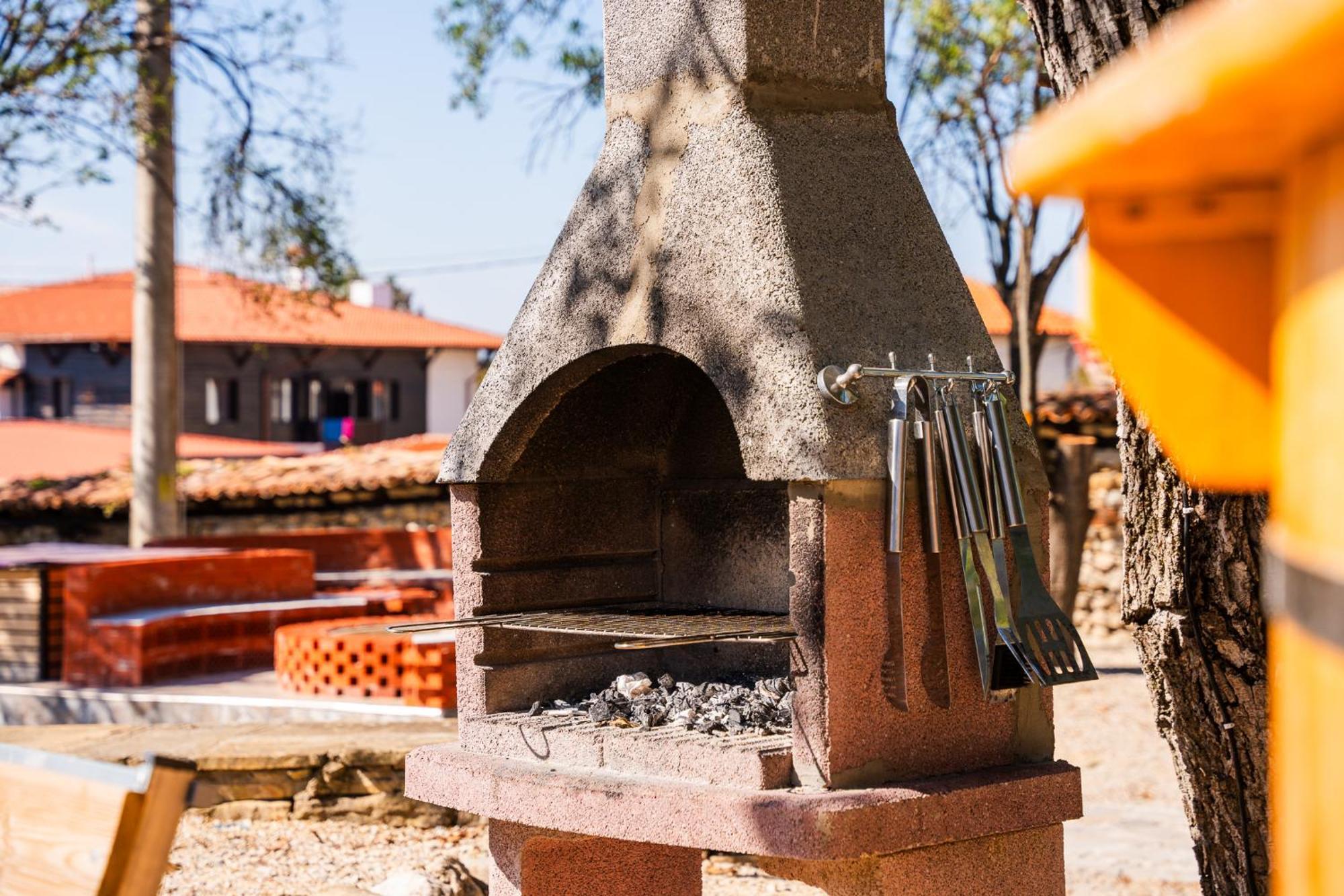 Complex Arbanashki Style-Panoramic View With Summer And Winter Terrace, Jacuzzi, Sauna, Children'S And Adult Area With Cinema Summer Arbanasi Exterior foto