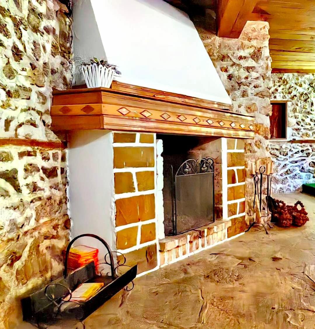 Complex Arbanashki Style-Panoramic View With Summer And Winter Terrace, Jacuzzi, Sauna, Children'S And Adult Area With Cinema Summer Arbanasi Exterior foto
